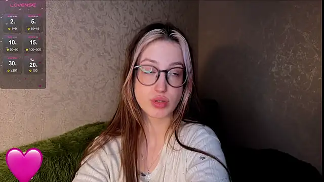 Snapshot of caramel_55 chatting on April 2, 6:27 pm caramel 55 online show from April 2, 6:27 pm