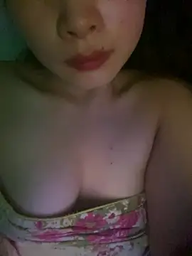 Snapshot of Xoai-cute chatting on April 3, 8:07 pm Xoai-cute online show from April 3, 8:07 pm