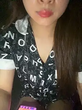 Snapshot of Xoai-cute chatting on April 16, 8:31 pm Xoai-cute online show from April 16, 8:31 pm
