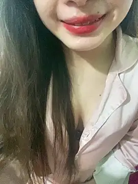 Snapshot of Xoai-cute chatting on April 23, 2:35 am Xoai-cute online show from April 23, 2:35 am