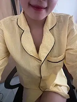 Snapshot of Xoai-cute chatting on May 19, 7:04 am Xoai-cute online show from May 19, 7:04 am