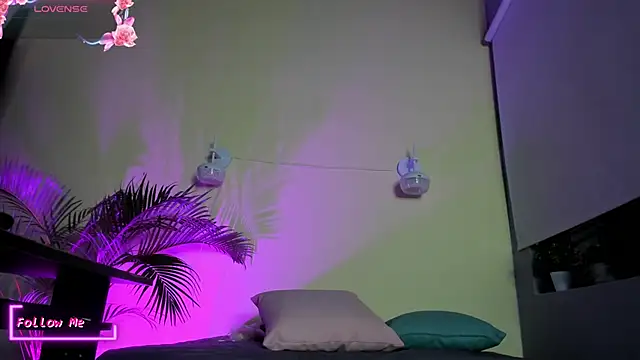 Snapshot of _VALERIAGOMEZ chatting on March 13, 11:06 am VALERIAGOMEZ online show from March 13, 11:06 am