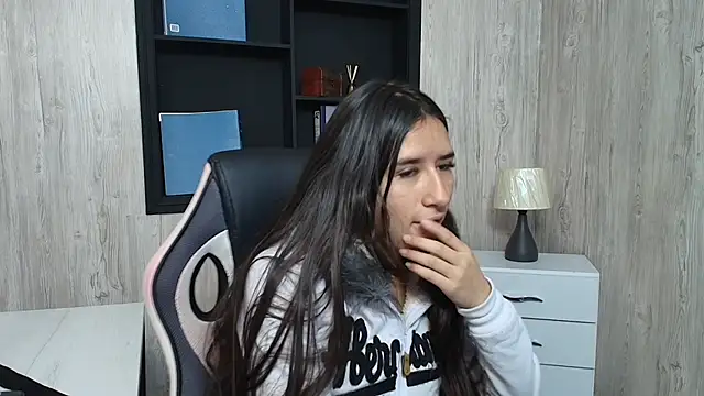 LilyRossi  online show from May 15, 1:51 pm