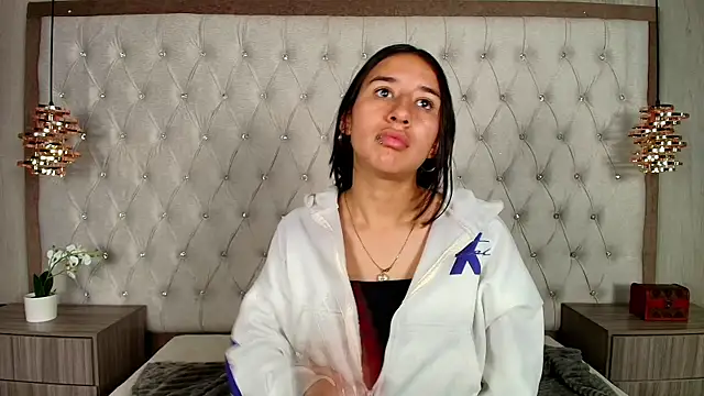 LilyRossi  online show from May 22, 1:50 pm