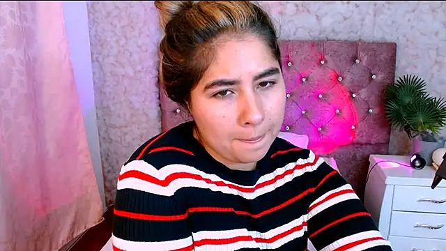 Snapshot of Sofiazaf_ chatting on March 18, 12:41 pm Sofiazaf online show from March 18, 12:41 pm