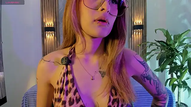 Melodylanee online show from May 6, 11:04 am