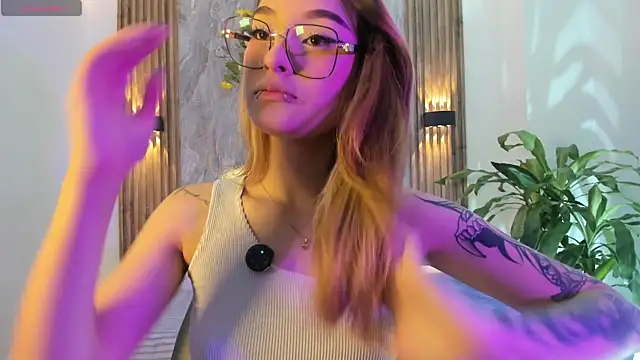 Melodylanee online show from May 11, 11:05 am