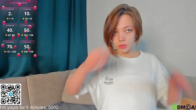 Snapshot of Mollystouch chatting on March 27, 12:05 am Mollystouch online show from March 27, 12:05 am