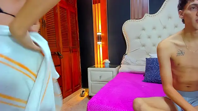 Snapshot of AnnyANDnoah chatting on March 30, 1:12 pm AnnyANDnoah online show from March 30, 1:12 pm