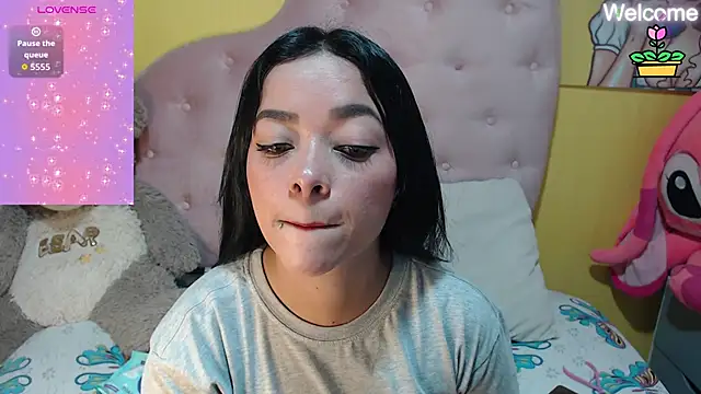 Sophiiee Gray online show from May 8, 1:44 am