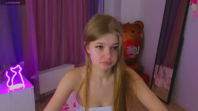 belrinaa online show from April 4, 8:39 pm