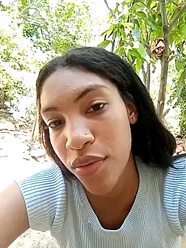 Snapshot of ginevere_20 chatting on March 7, 7:22 pm ginevere 20 online show from March 7, 7:22 pm