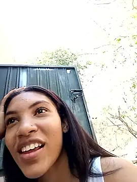 Snapshot of ginevere_20 chatting on April 2, 9:12 pm ginevere 20 online show from April 2, 9:12 pm