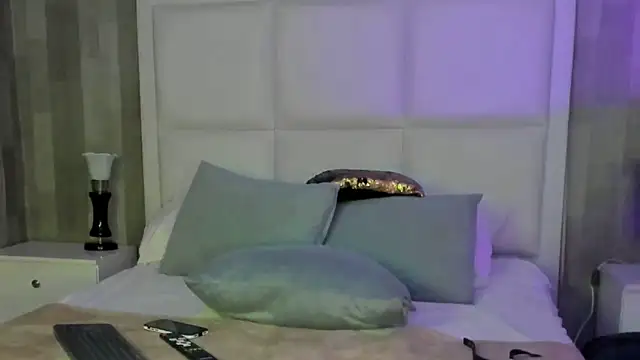 Snapshot of CaliferAndAurora chatting on March 11, 4:24 pm CaliferAndAurora online show from March 11, 4:24 pm