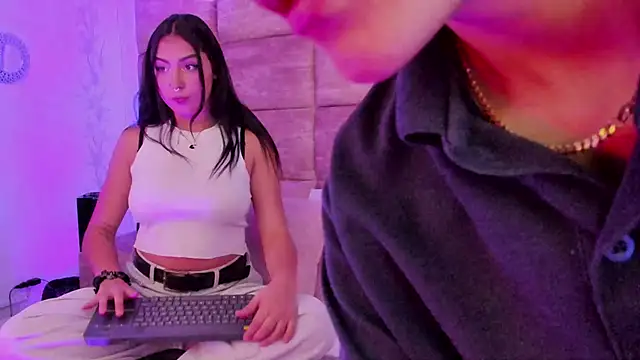 Snapshot of CaliferAndAurora chatting on March 24, 3:44 am CaliferAndAurora online show from March 24, 3:44 am