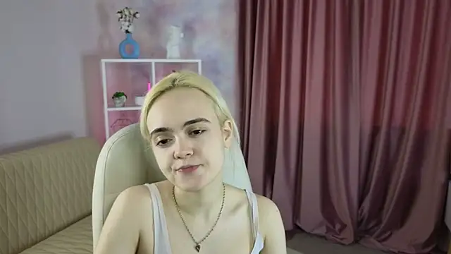 Bambi Bloom online show from March 18, 4:48 am