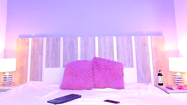 EmilySearss online show from March 26, 7:08 pm