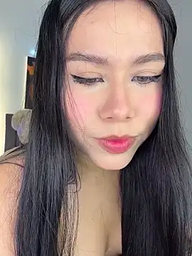 Snapshot of skylarferraro chatting on March 19, 12:14 am skylarferraro online show from March 19, 12:14 am