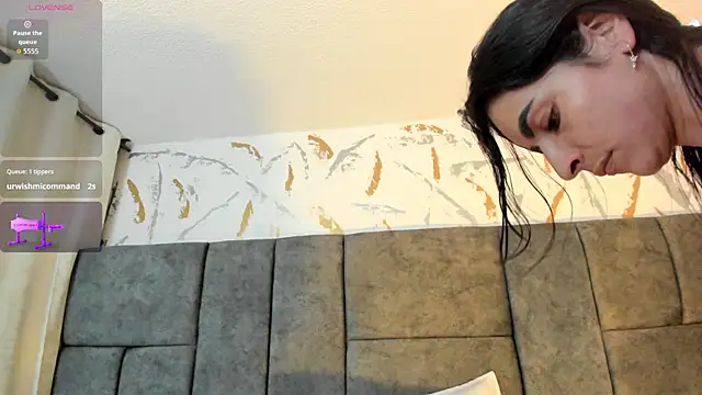 Samantha Velle online show from May 16, 2:19 am