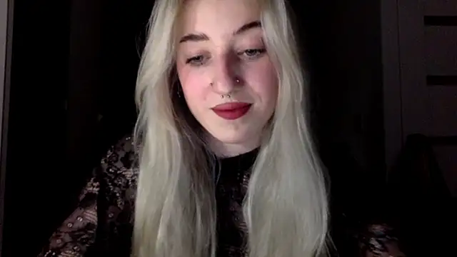 Snapshot of EmmyWet chatting on March 6, 9:00 pm EmmyWet online show from March 6, 9:00 pm