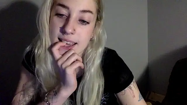 Snapshot of EmmyWet chatting on March 16, 7:29 pm EmmyWet online show from March 16, 7:29 pm