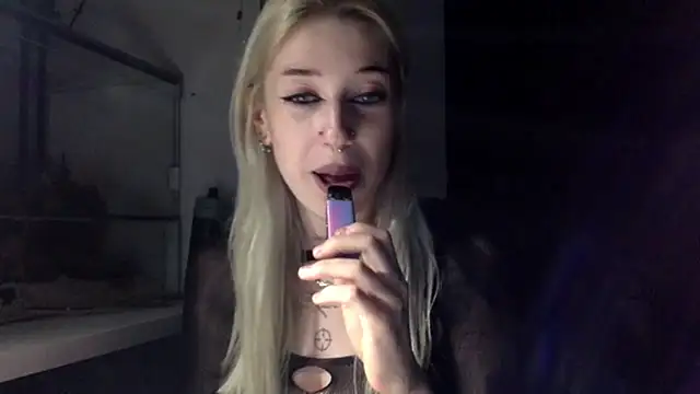 Snapshot of EmmyWet chatting on March 17, 7:17 pm EmmyWet online show from March 17, 7:17 pm