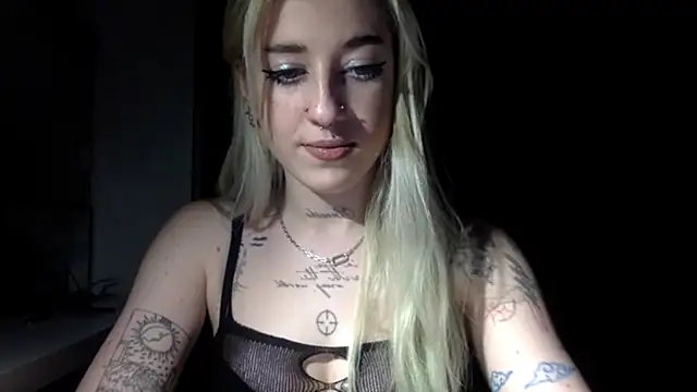 Snapshot of EmmyWet chatting on March 27, 8:19 pm EmmyWet online show from March 27, 8:19 pm