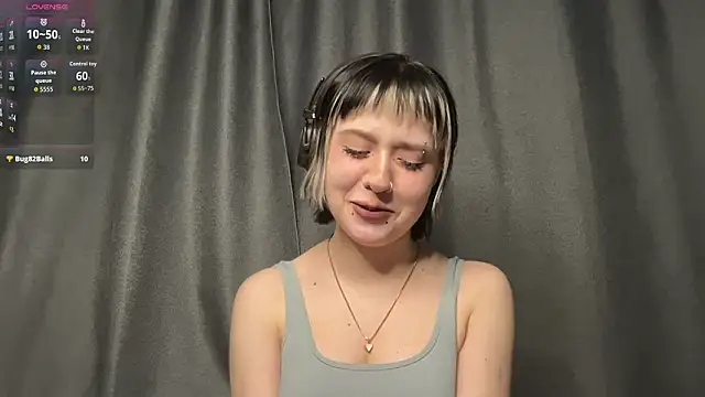 Snapshot of AueshaSimon chatting on March 12, 9:04 am AueshaSimon online show from March 12, 9:04 am