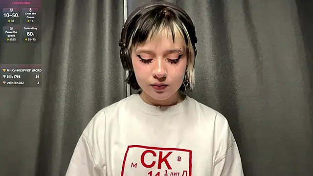 Snapshot of AueshaSimon chatting on March 16, 9:02 am AueshaSimon online show from March 16, 9:02 am