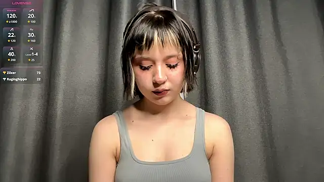 Snapshot of AueshaSimon chatting on March 27, 8:26 am AueshaSimon online show from March 27, 8:26 am