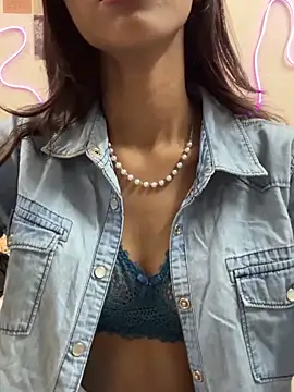 Zoiii   online show from April 3, 2:48 pm