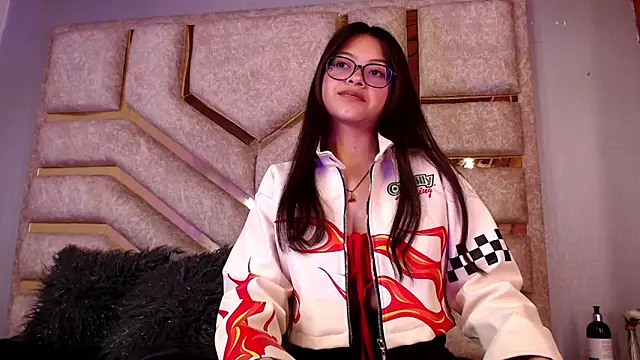 Snapshot of Anittarouse chatting on March 24, 3:28 pm Anittarouse online show from March 24, 3:28 pm