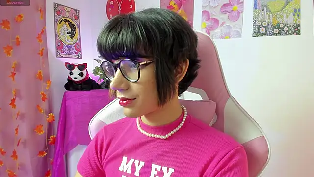 Snapshot of Madeline_21 chatting on March 6, 5:04 am Madeline 21 online show from March 6, 5:04 am