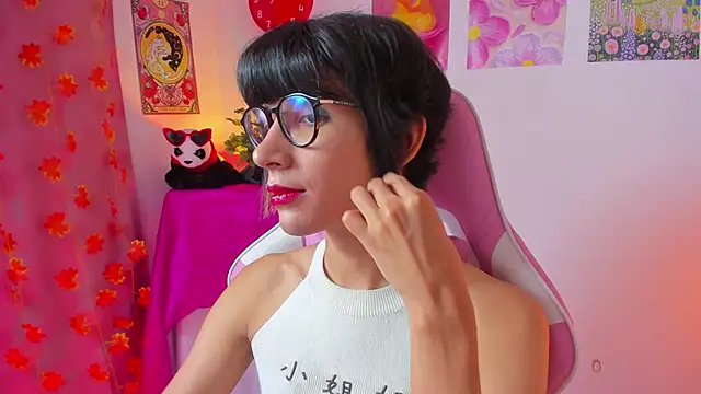 Snapshot of Madeline_21 chatting on March 8, 5:11 am Madeline 21 online show from March 8, 5:11 am