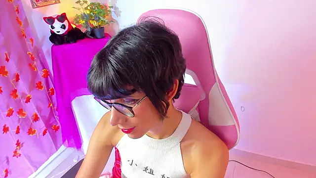 Snapshot of Madeline_21 chatting on March 11, 5:13 am Madeline 21 online show from March 11, 5:13 am