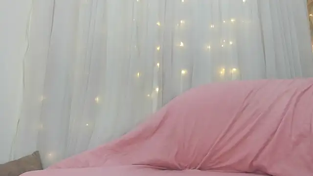 Snapshot of helen_zen chatting on March 14, 7:47 am helen zen online show from March 14, 7:47 am