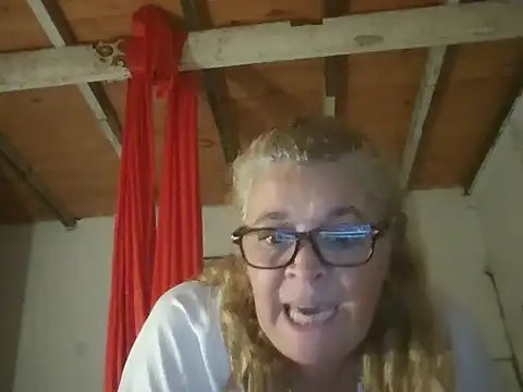 Snapshot of momismilf544 chatting on April 2, 2:42 am momismilf544 online show from April 2, 2:42 am