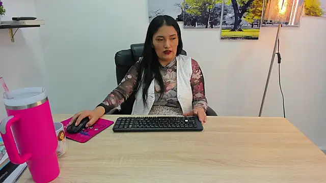 Snapshot of Stefy_cg chatting on March 28, 5:01 pm Stefy cg online show from March 28, 5:01 pm