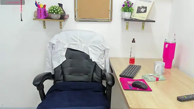 Snapshot of Stefy_cg chatting on April 1, 7:00 pm Stefy cg online show from April 1, 7:00 pm