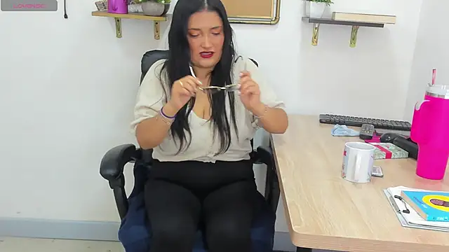 Snapshot of Stefy_cg chatting on April 2, 1:09 pm Stefy cg online show from April 2, 1:09 pm