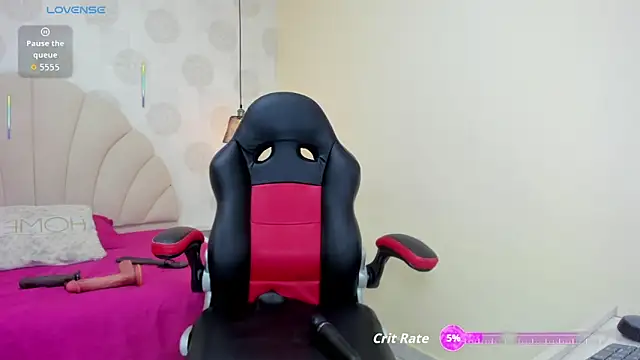 Snapshot of ROSEE_KAYLA1 chatting on March 26, 8:14 pm ROSEE KAYLA1 online show from March 26, 8:14 pm