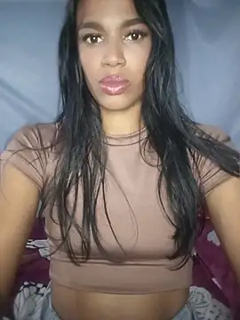 Snapshot of FlorSalvaje_ chatting on March 28, 1:05 am FlorSalvaje online show from March 28, 1:05 am