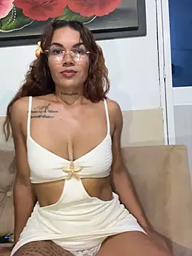 Snapshot of Julieta-velvet chatting on March 11, 5:13 am Julieta-velvet online show from March 11, 5:13 am