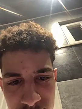 Snapshot of KillianLau26510 chatting on March 19, 12:58 am KillianLau26510 online show from March 19, 12:58 am