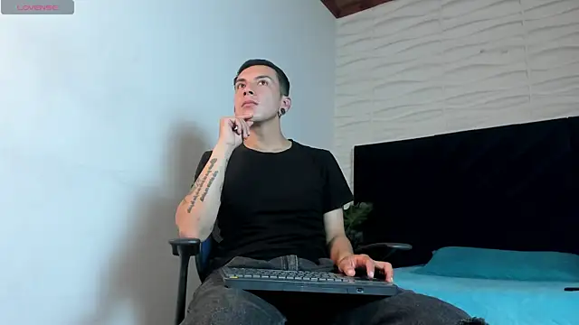 Juanse Colling online show from April 2, 8:17 pm