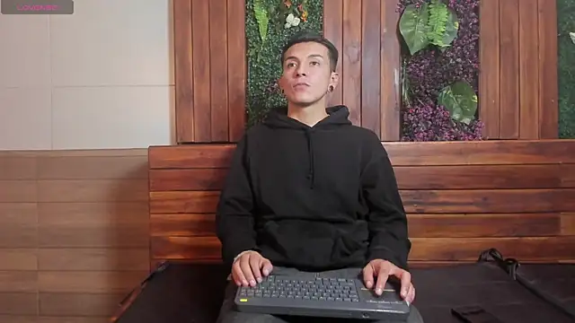 Juanse Colling online show from April 4, 7:44 pm