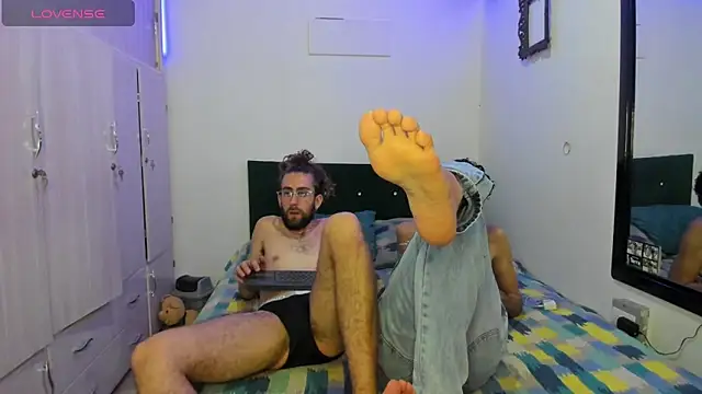 Snapshot of Jean_And_PaulXL chatting on March 25, 9:43 pm Jean And PaulXL online show from March 25, 9:43 pm