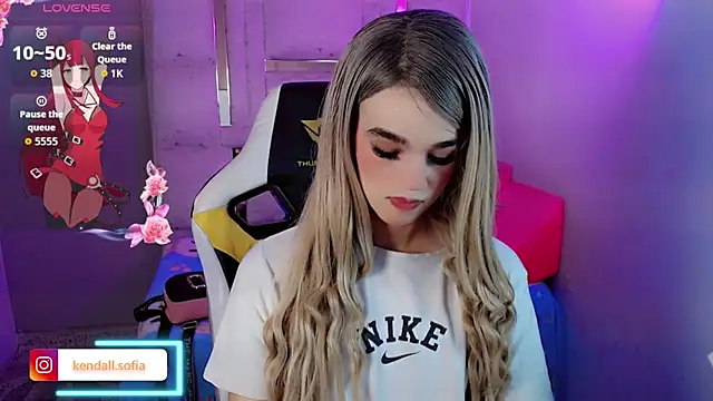 Snapshot of Sophiaa_doll_ chatting on March 10, 3:11 am Sophiaa doll online show from March 10, 3:11 am