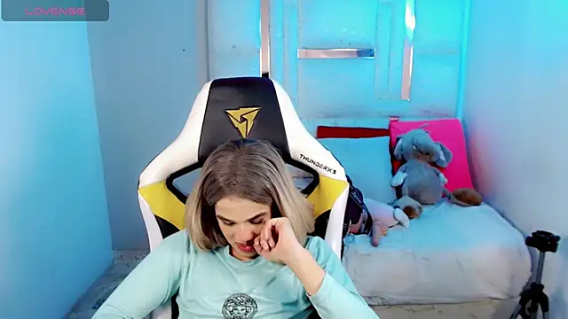 Snapshot of Sophiaa_doll_ chatting on March 27, 8:26 am Sophiaa doll online show from March 27, 8:26 am