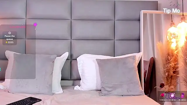 miss-ross online show from March 16, 12:06 am